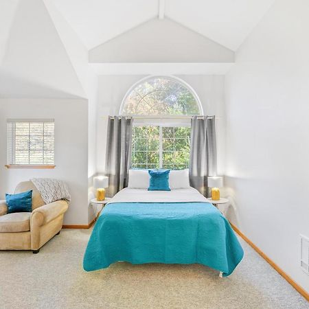 Cannon Beach Retreat: Oceanfront Suites with Fireplaces Exterior photo