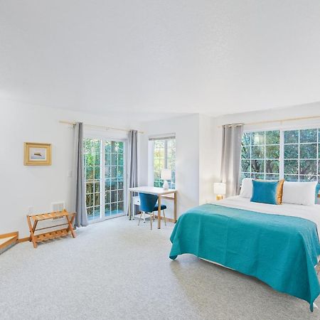 Cannon Beach Retreat: Oceanfront Suites with Fireplaces Exterior photo