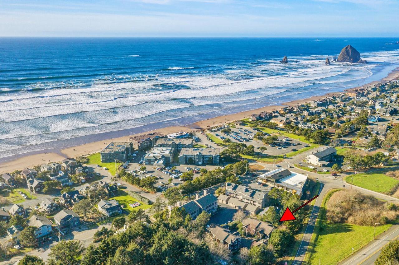 Cannon Beach Retreat: Oceanfront Suites with Fireplaces Exterior photo