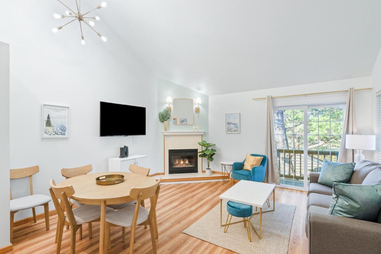 Cannon Beach Retreat: Oceanfront Suites with Fireplaces Exterior photo