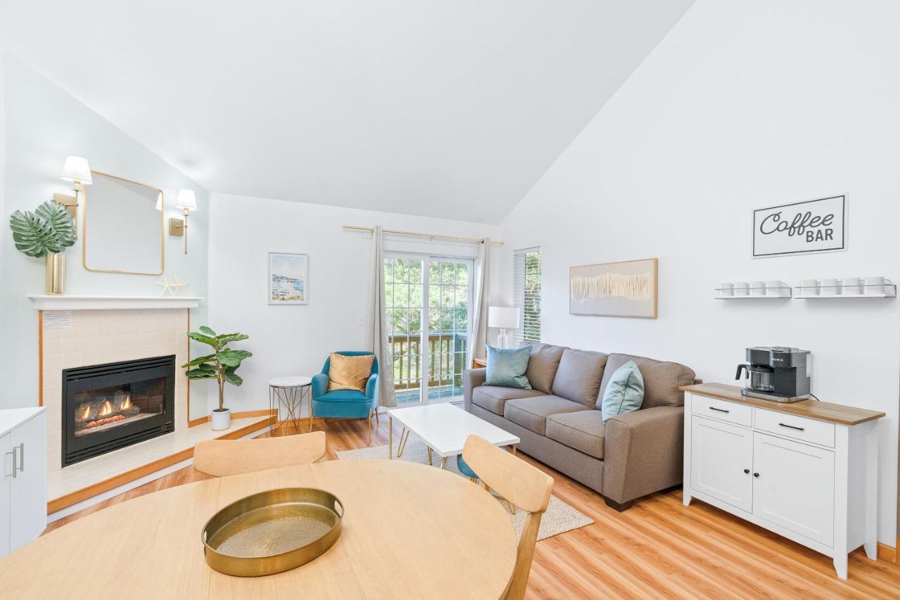 Cannon Beach Retreat: Oceanfront Suites with Fireplaces Exterior photo